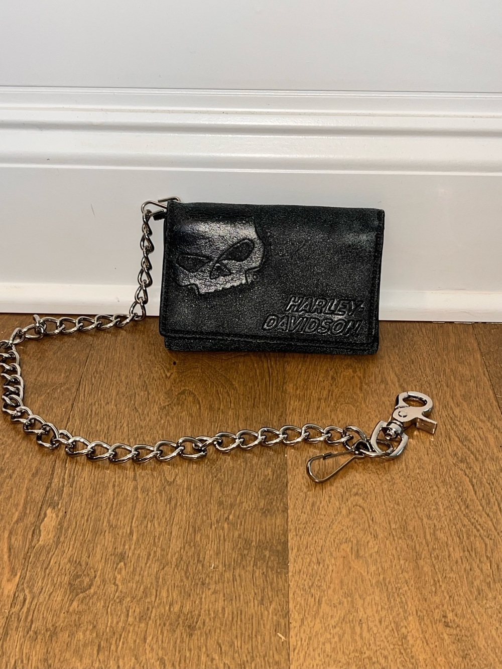 Harley Davidson: Men’s Leather Trifold Chain Wallet Skull Design Great Condition
